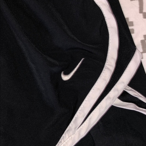 Nike shorts - Picture 3 of 4